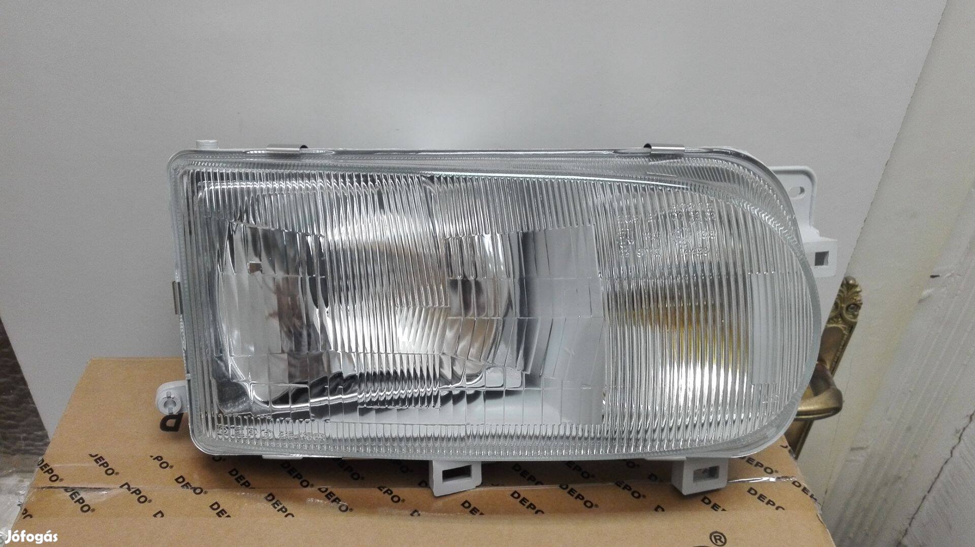 Nissan Vanette Cargo fényszóró jobb 1993 -> (H4,H3)