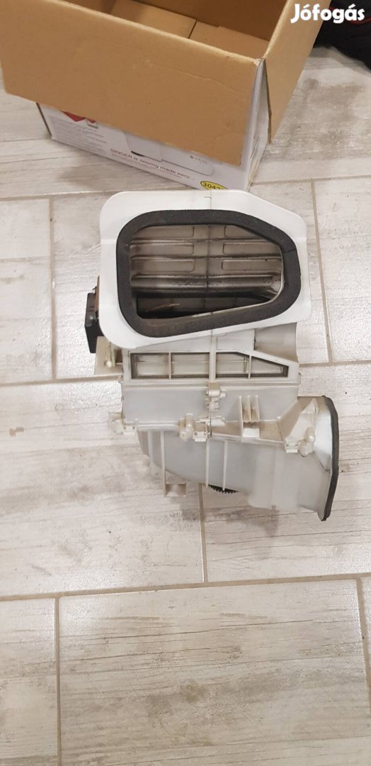 Nissan X-Trail Szellőzőventillátor box