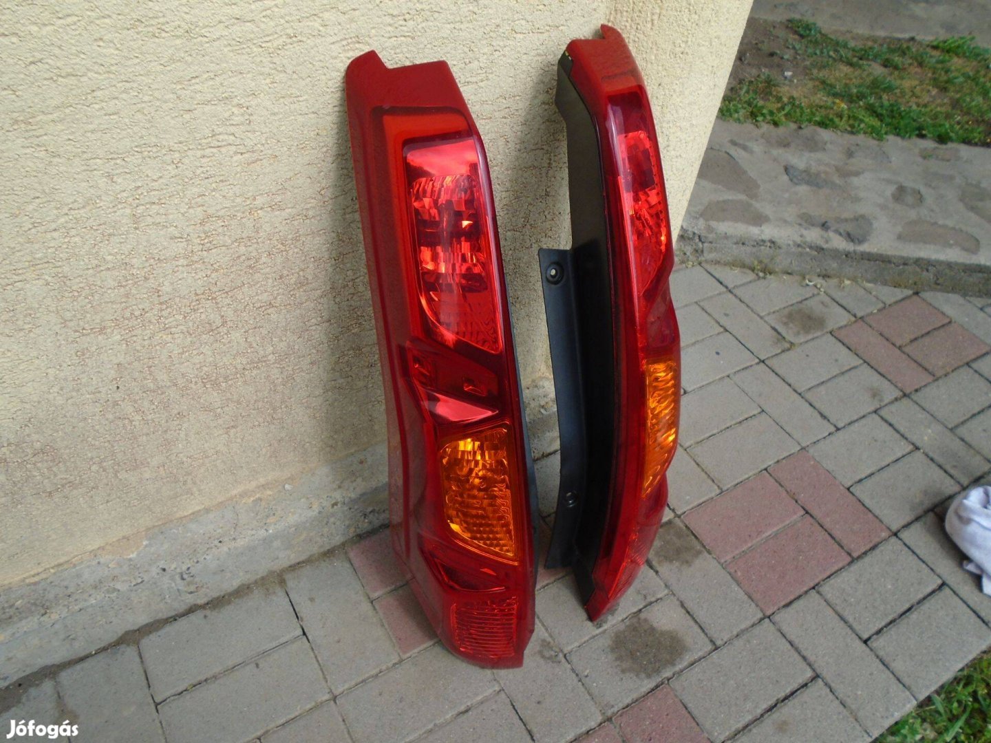 Nissan X-Trail hátsó lámpa 2.0 dci eladó! T31 2010