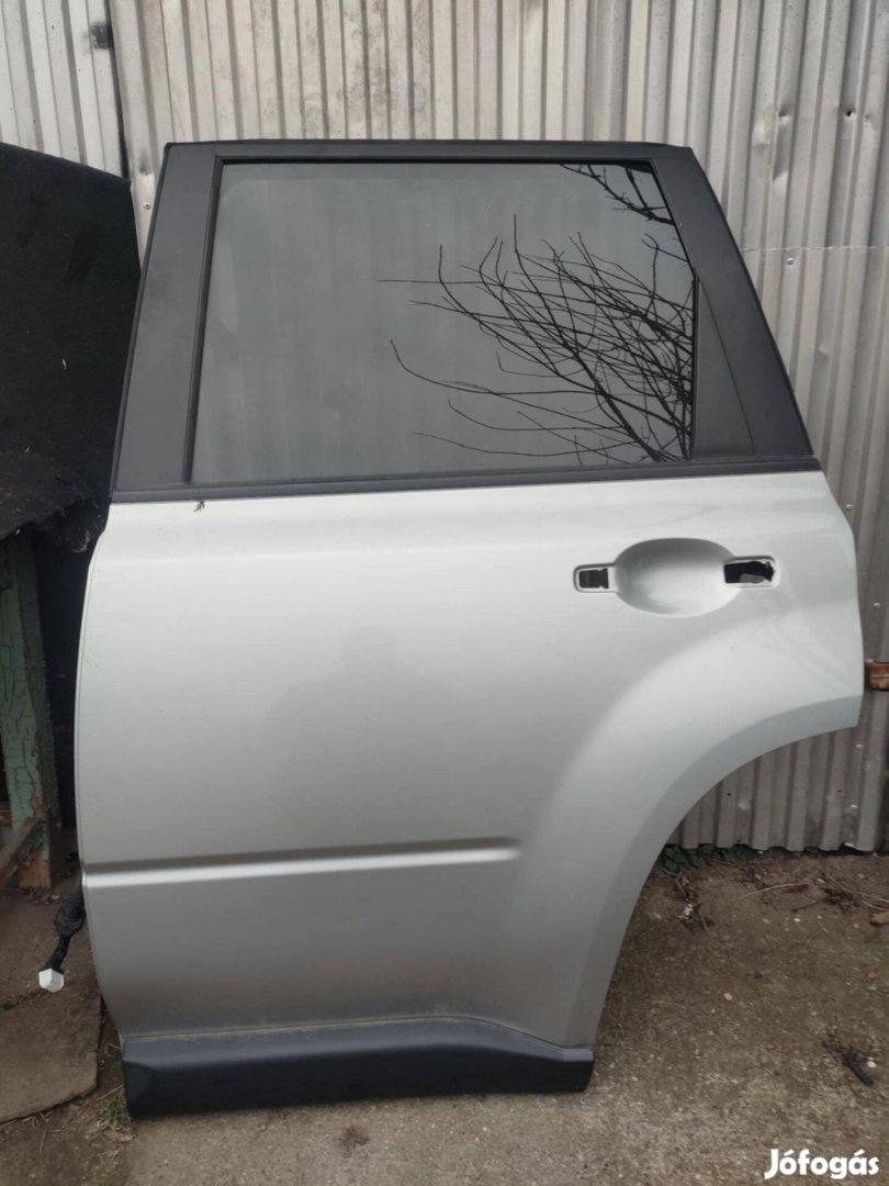 Nissan X-trail T31 karosszéria elemek