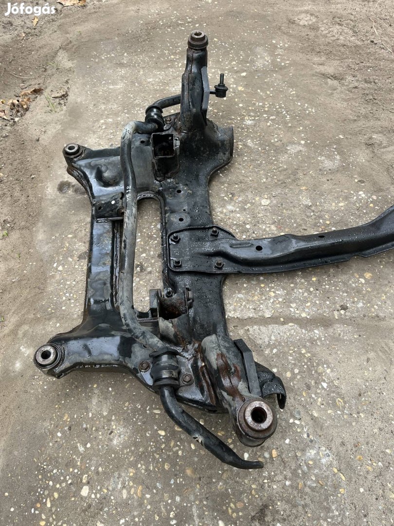 Nissan Xtrail T30 első bölcső