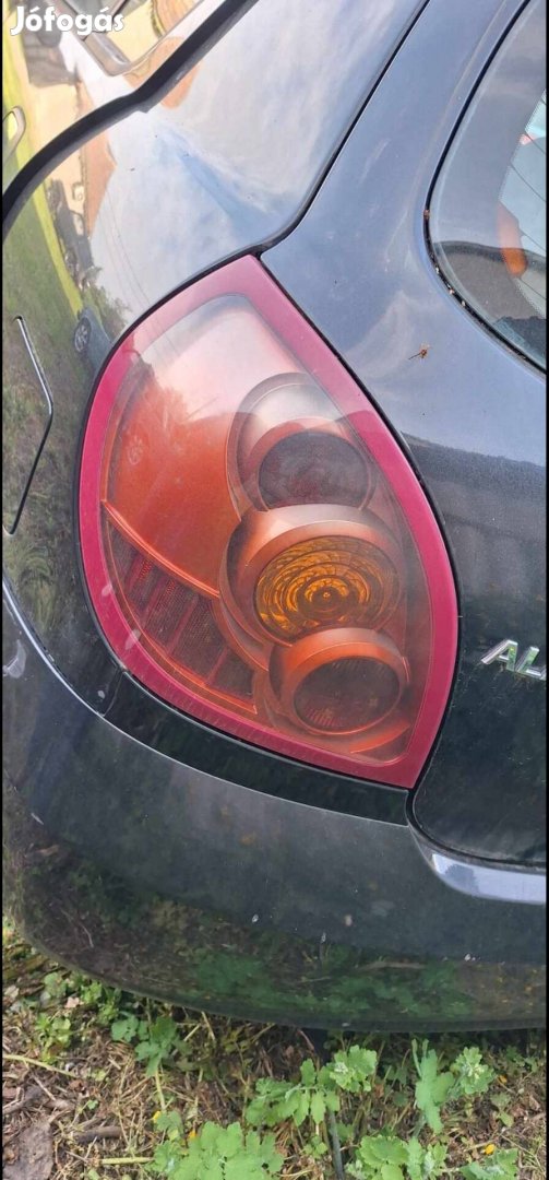 Nissan almera hátsó lámpák, lámpabúra