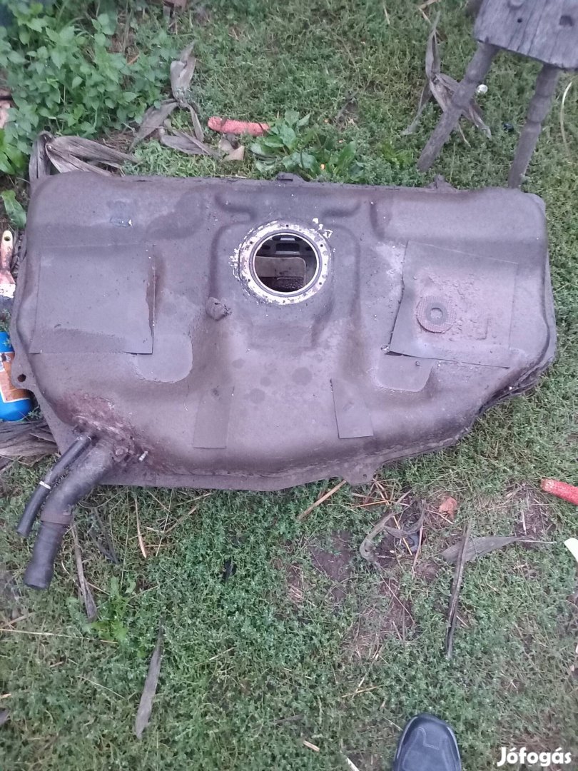 Nissan almera tank lemez eladó 