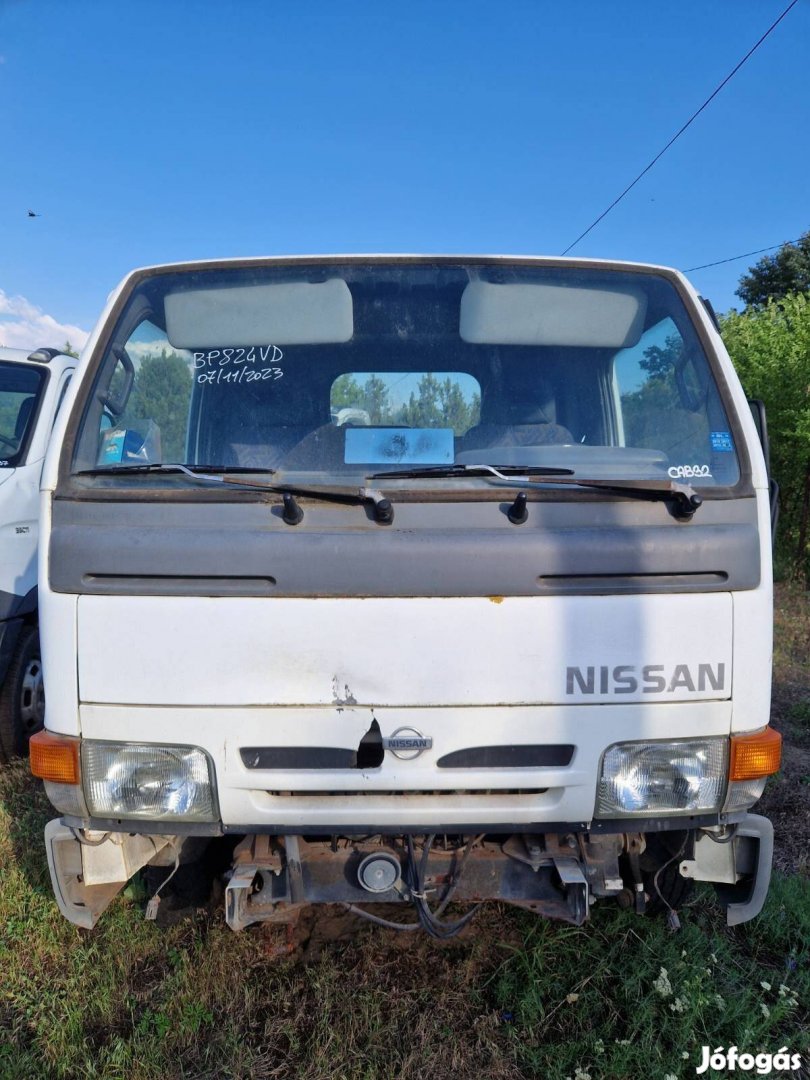 Nissan cabstar bontott alkatrészei
