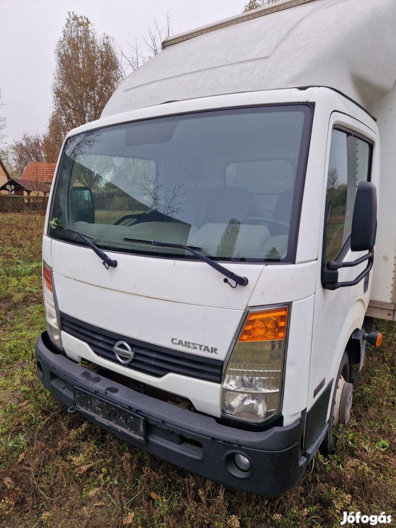 Nissan cabstar bontott alkatrészei