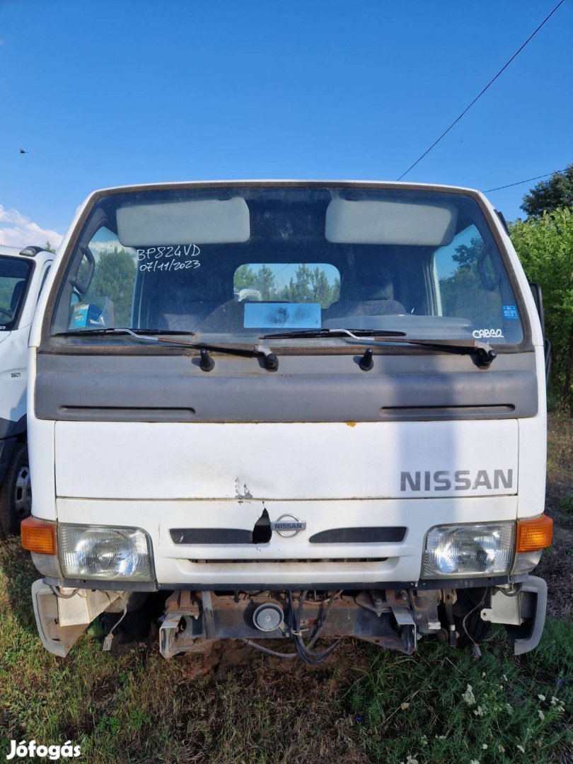 Nissan cabstar bontott alkatrészei