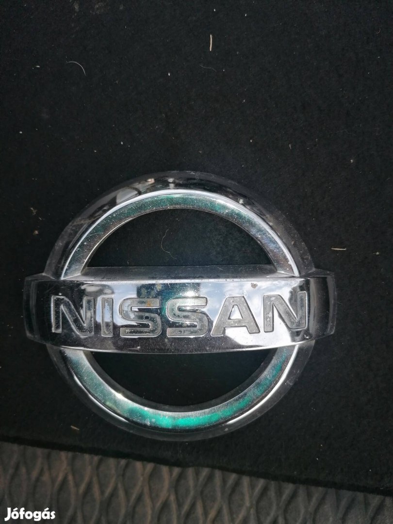 Nissan embléma 