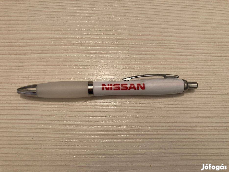 Nissan fehér toll