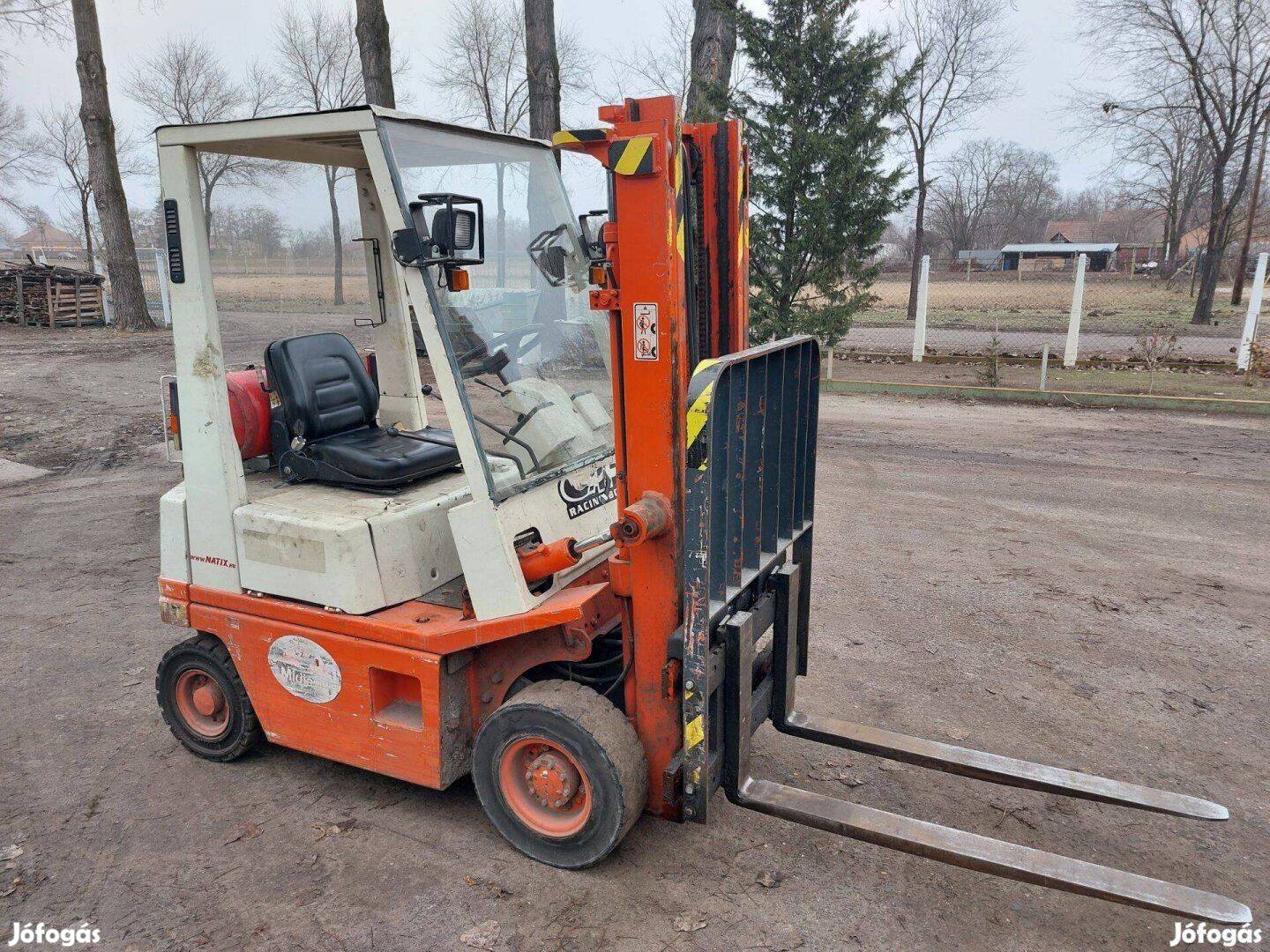 Nissan gázüzemű 1 t teherbírású targonca