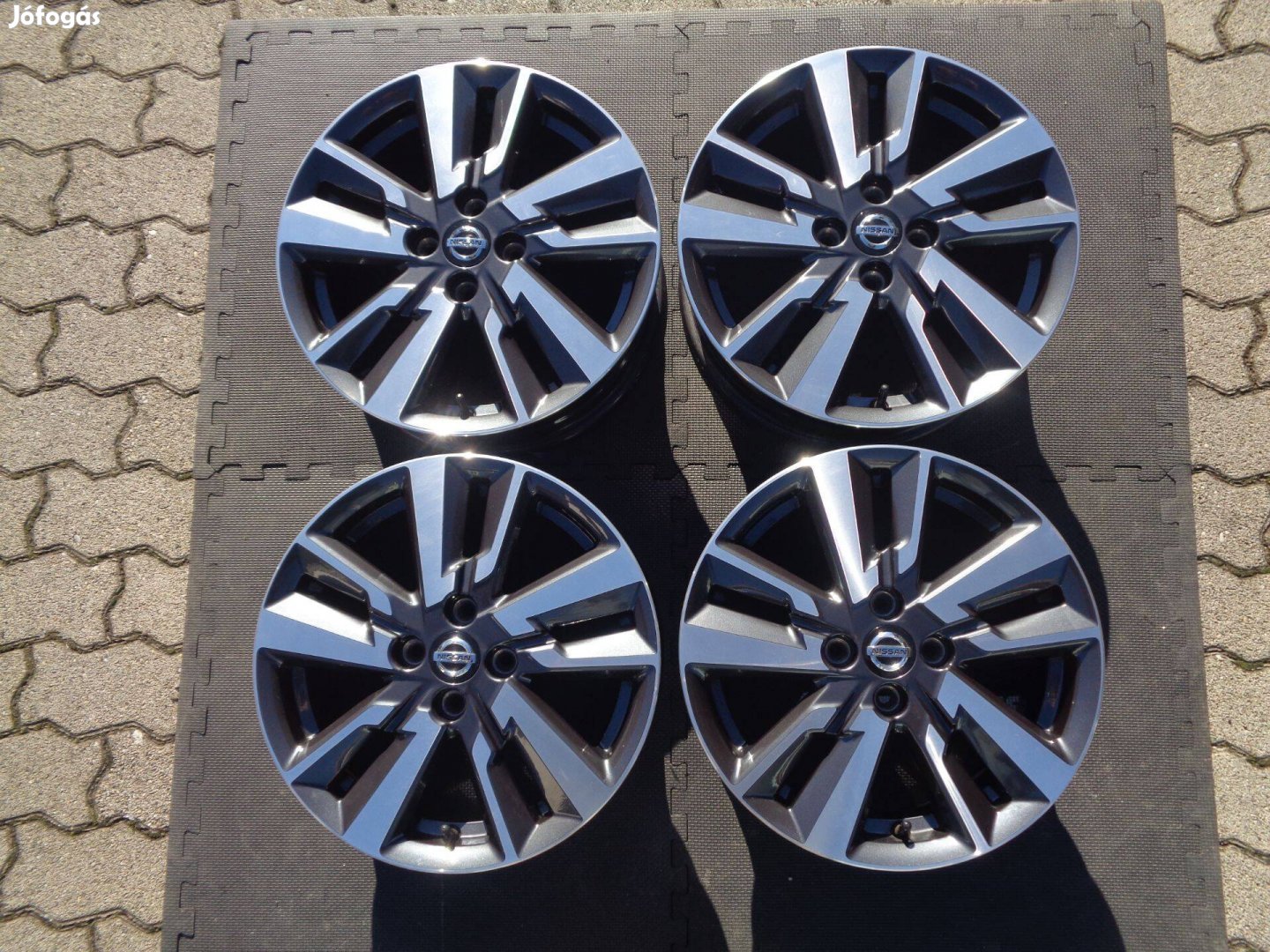 Nissan gyári alufelni 16-os, 4×100-as, szenzorral újszerűen eladó