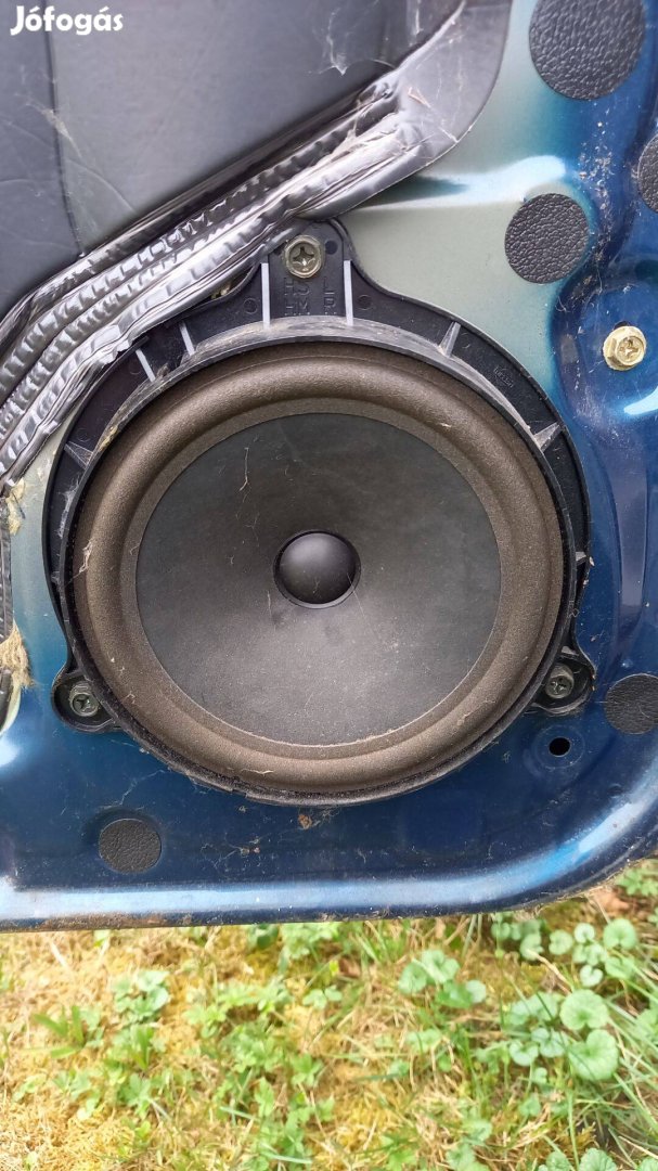 Nissan hangszóró Sipos Bálint részére