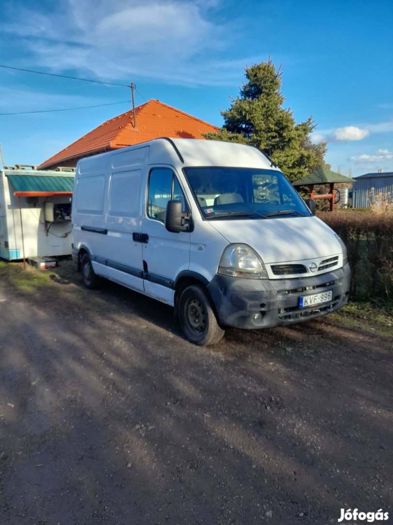 Nissan kisteherautó