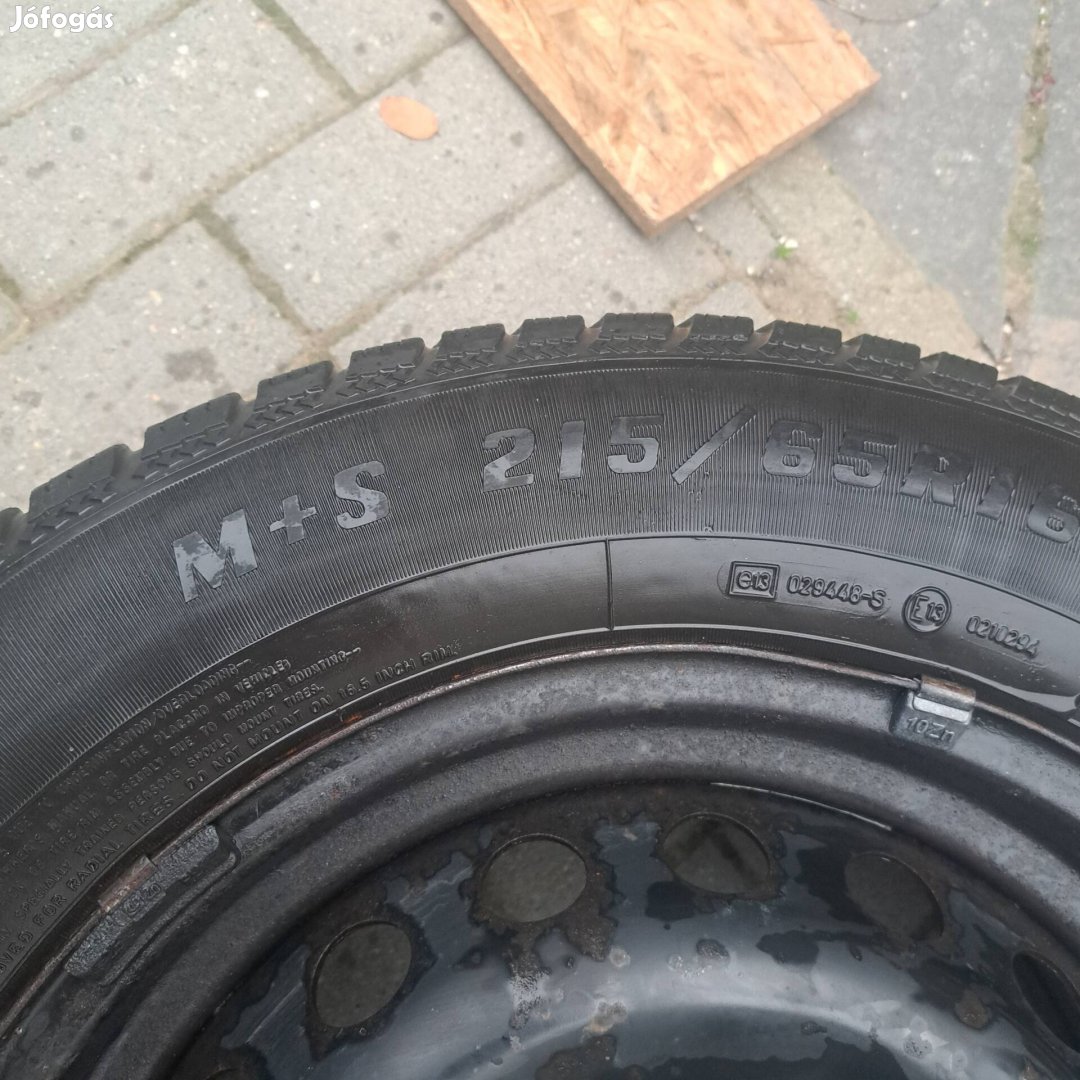 Nissan lemezfelnik,téligumival.