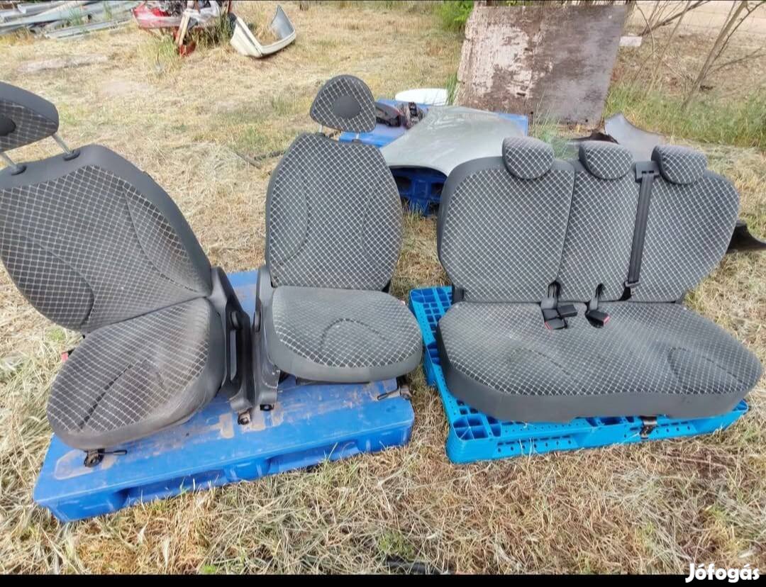 Nissan micra 5 ajtóshoz való ülés 