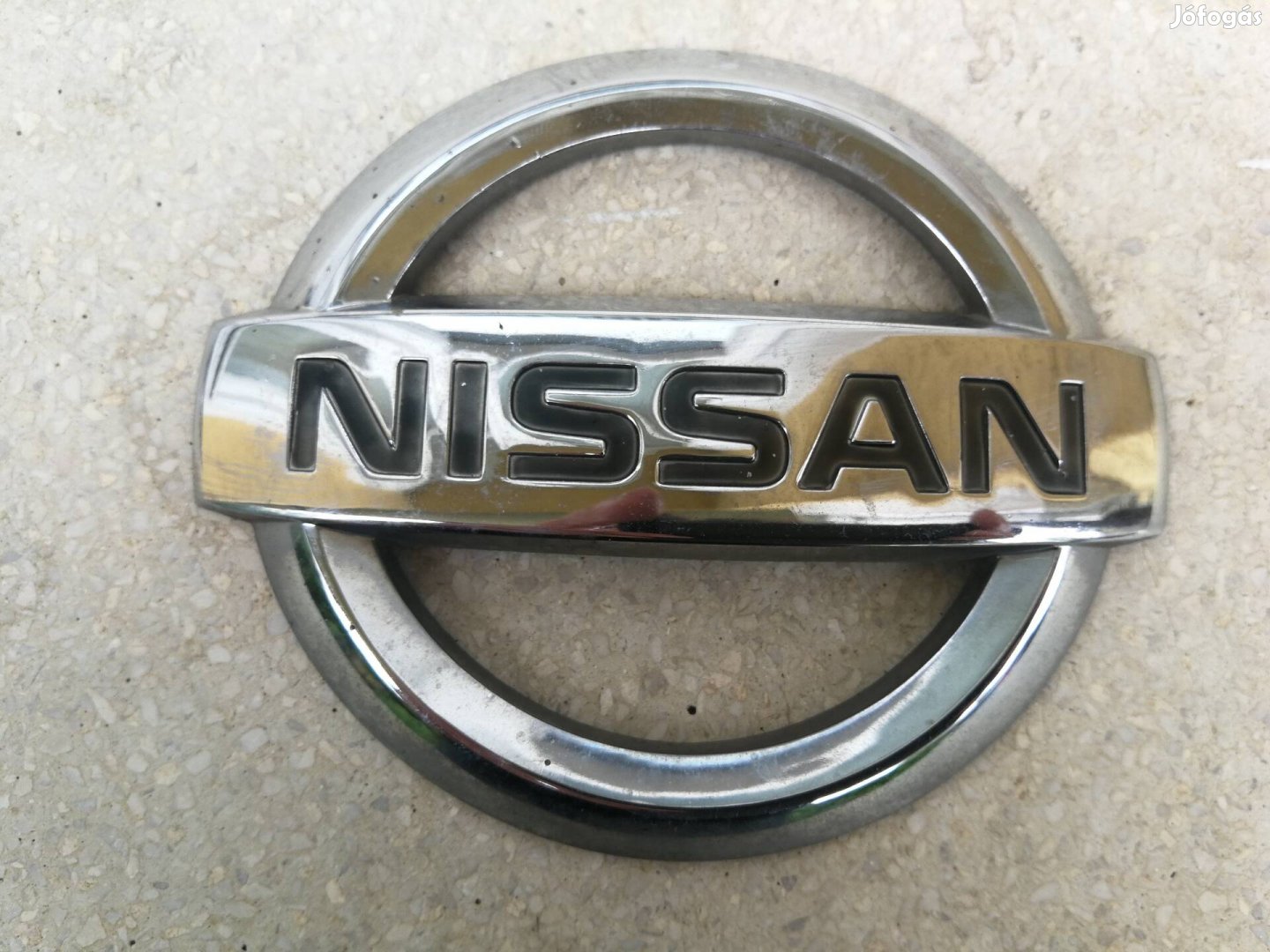 Nissan primera P 12 gyári első embléma 