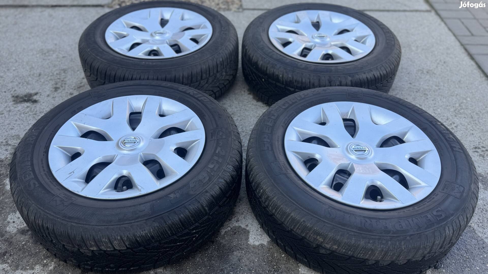 Nissan qashqai téli garnitúra 215/65R16