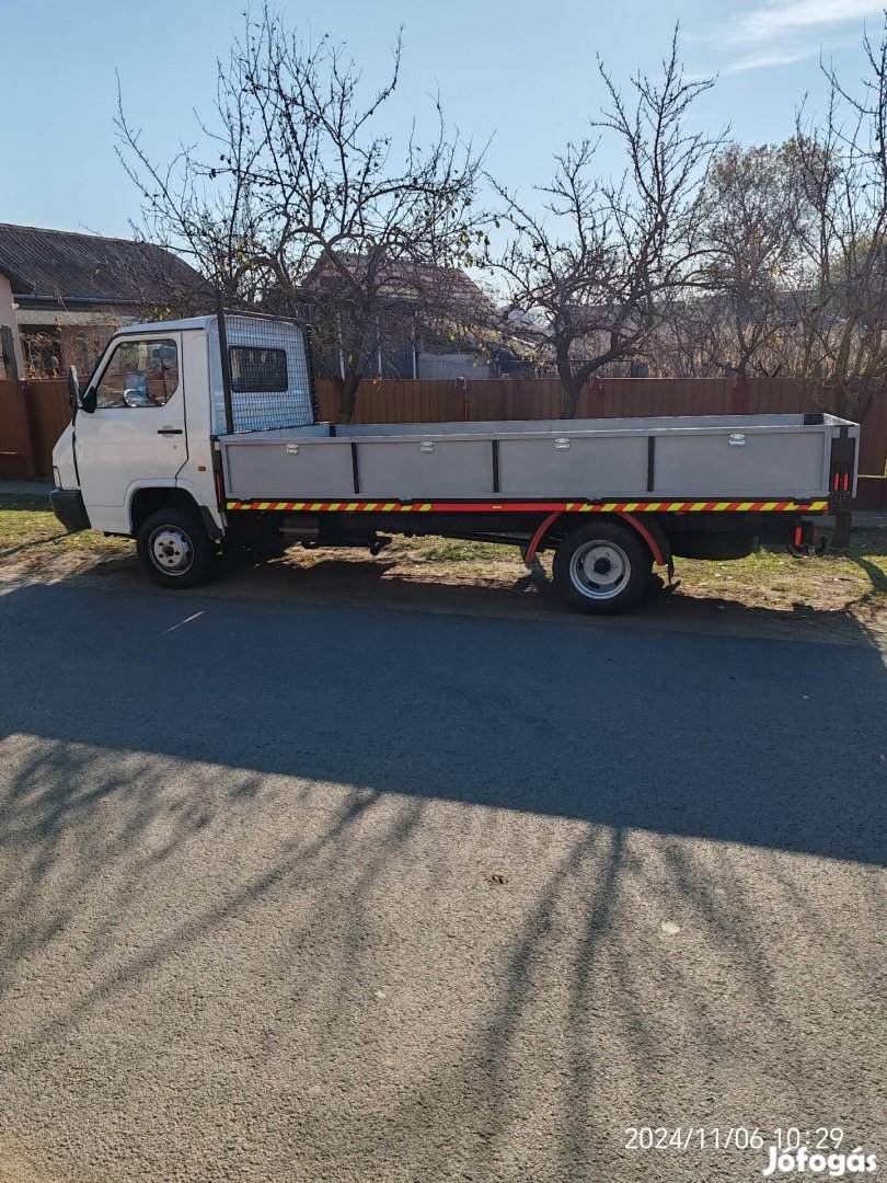 Nissan trade 3000Td 