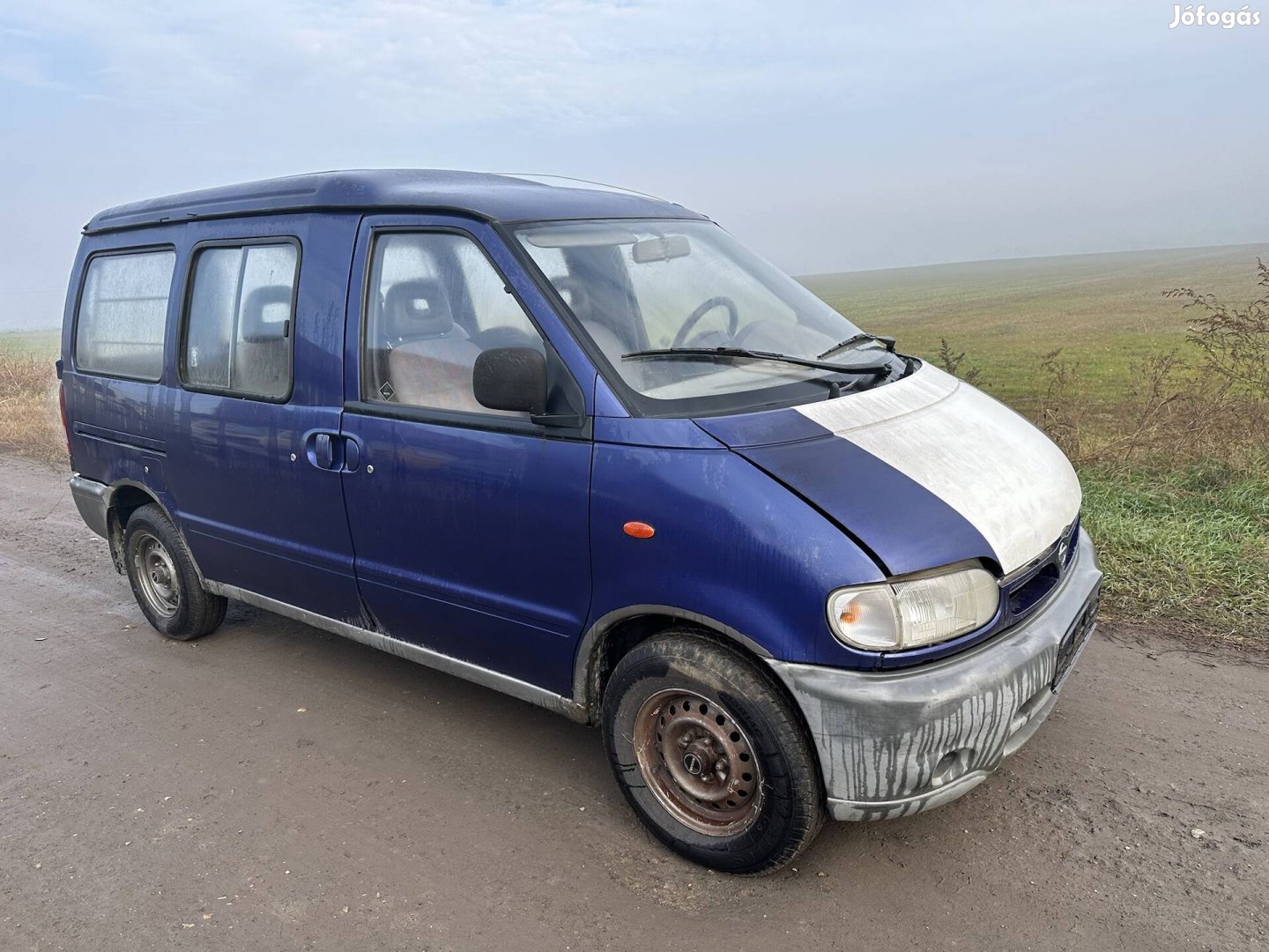 Nissan vanette cargo 2,3 d alkatrészei eladók 