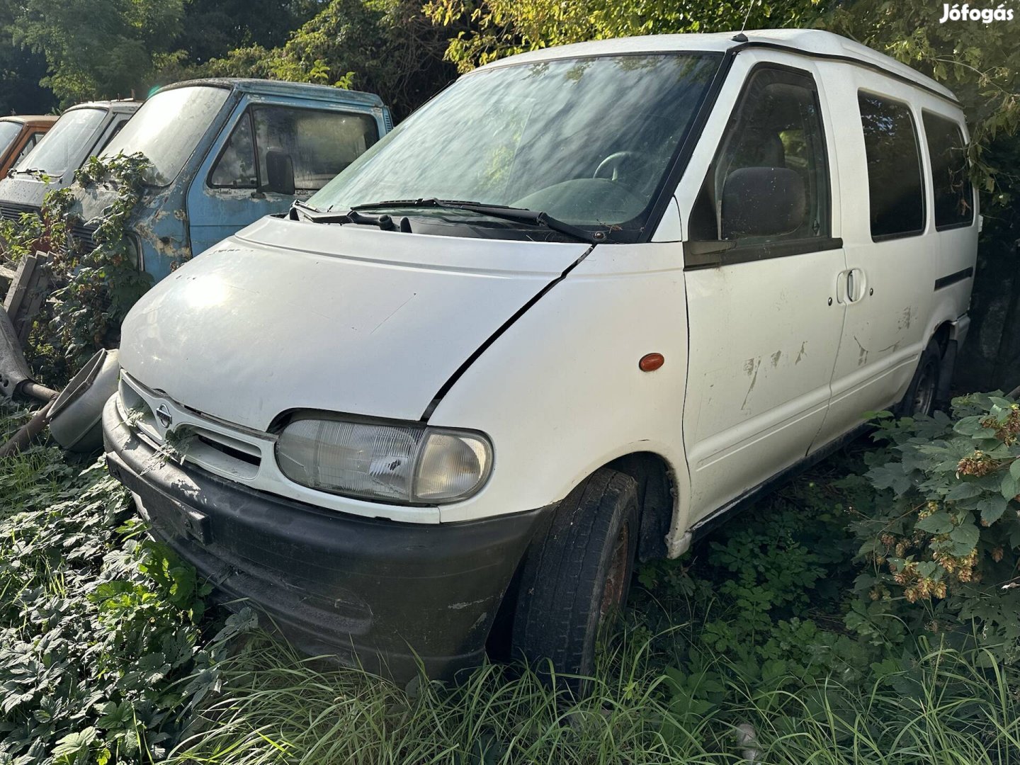 Nissan vanette cargo 2,3 d alkatrészei eladók 
