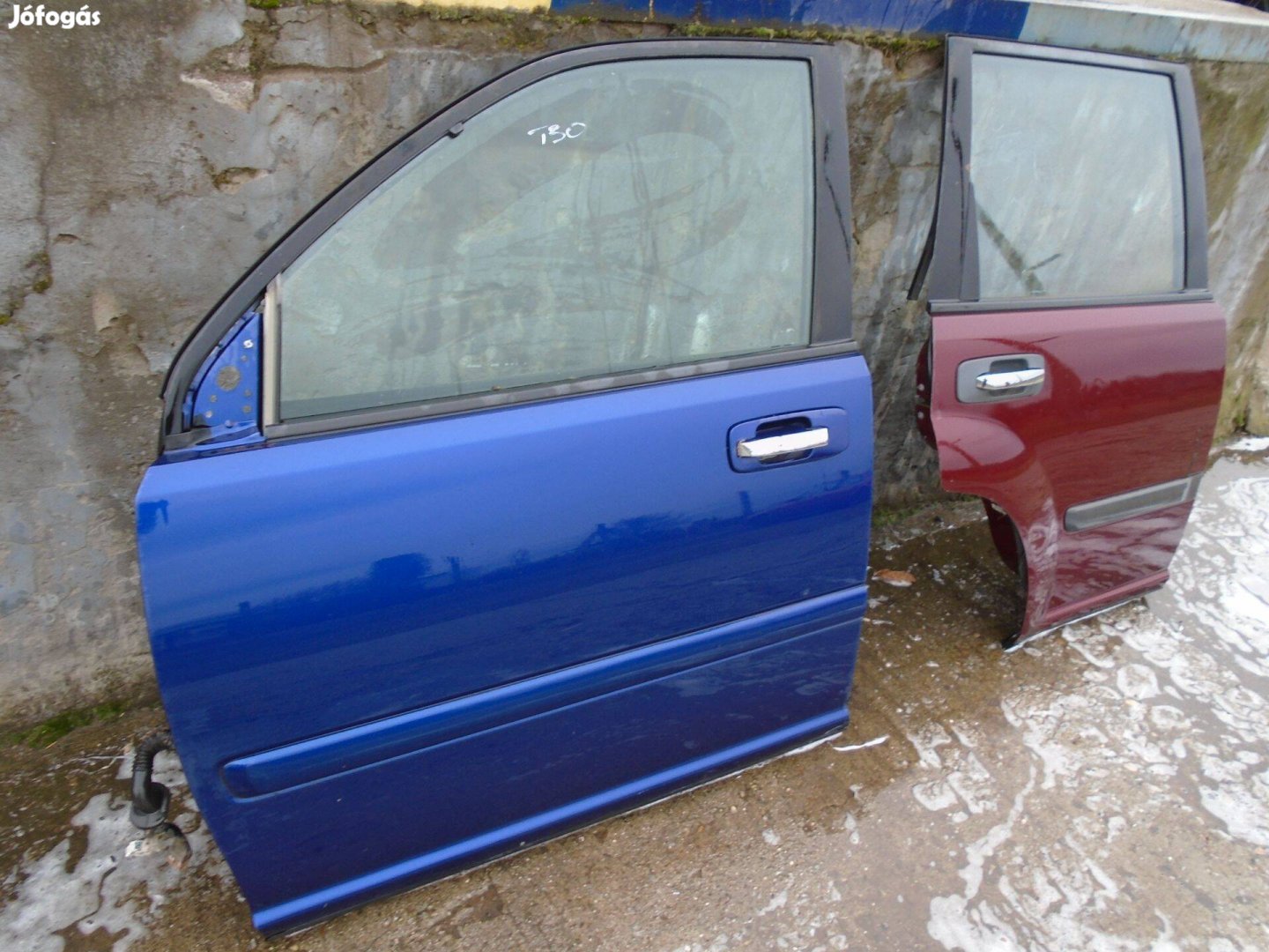 Nissan x-trail ajtó kompletten eladó! T30 2002-2007-ig