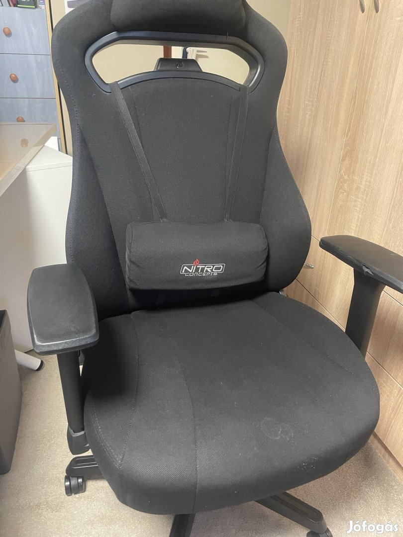 Nitro Concepts e250 gamer szék