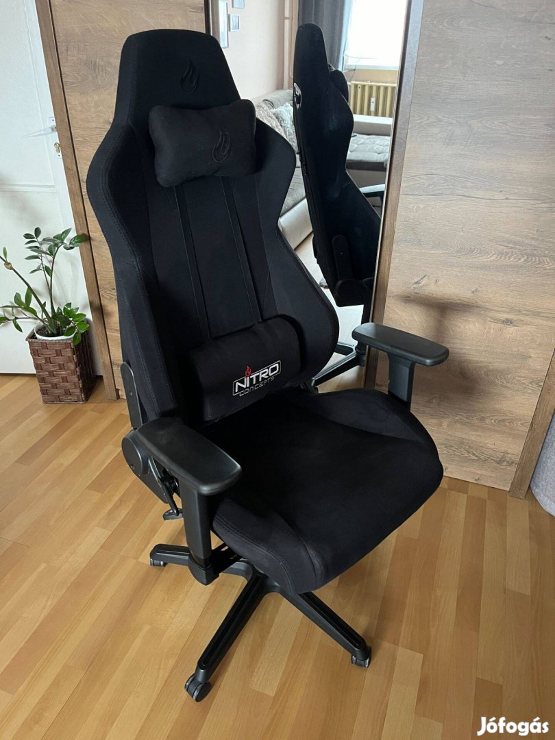 Nitro Concepts s300 stealth black gaming szék eladó