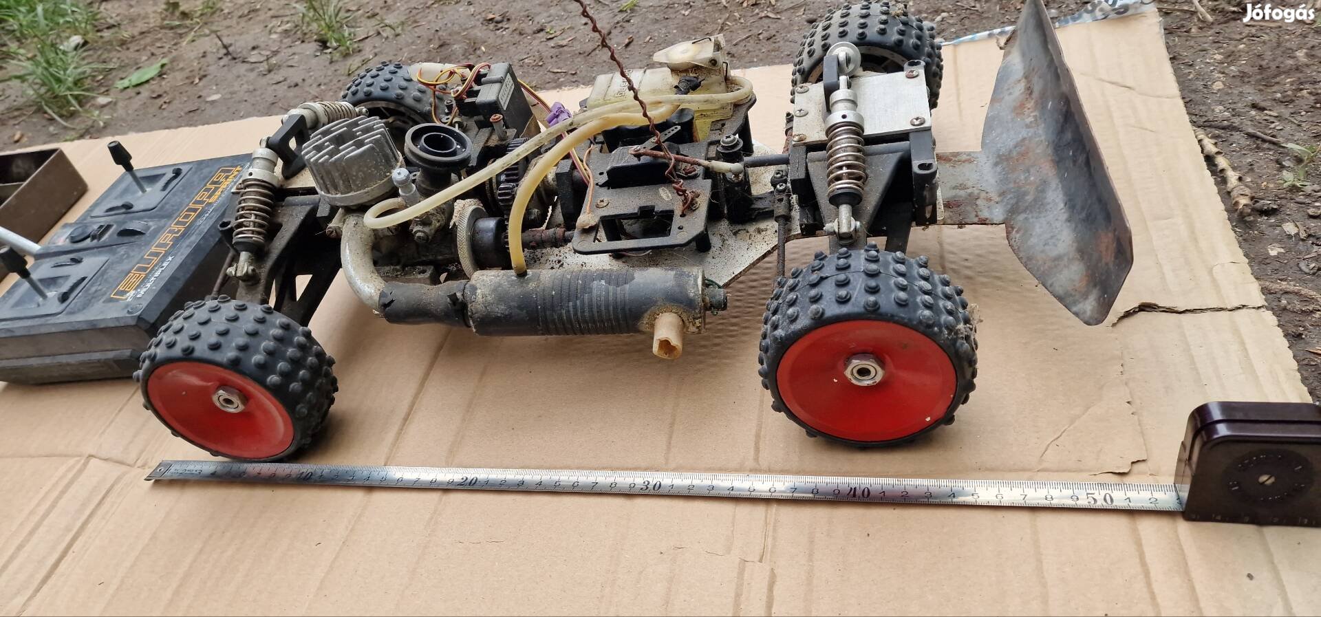 Nitrós robbanómotoros 50 cm-es RC autó távirányítóval