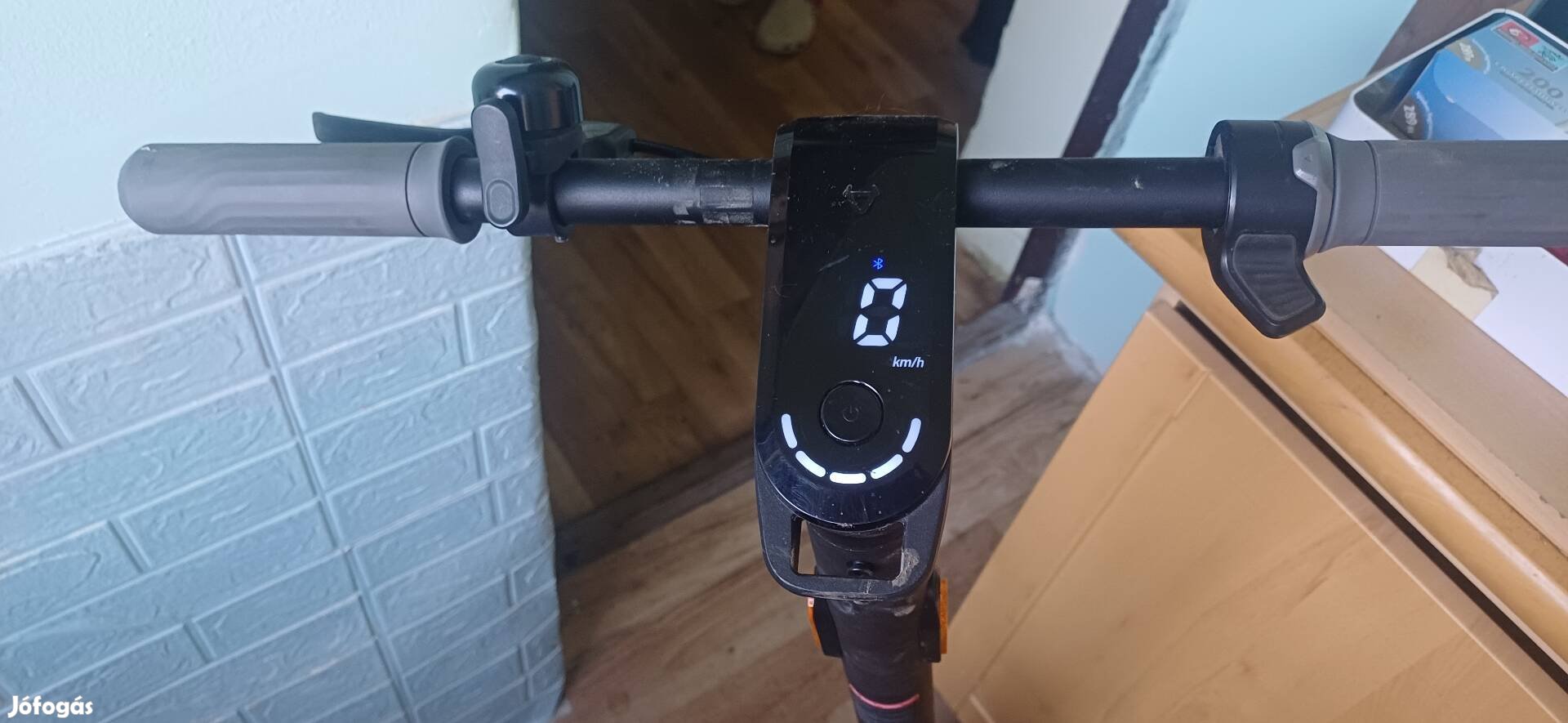 Niu elektromos roller