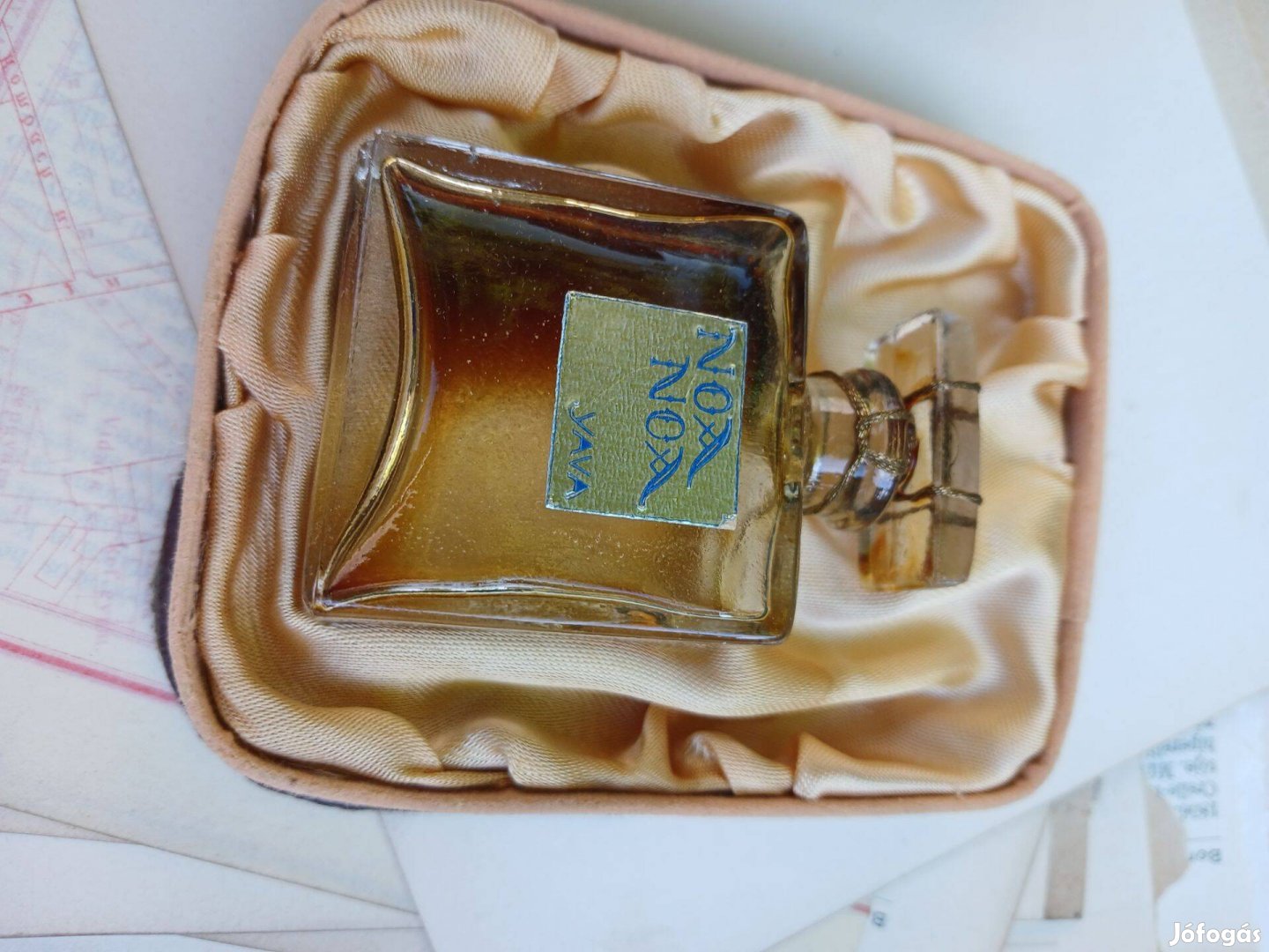 Noa Noa vintage parfum dobozában