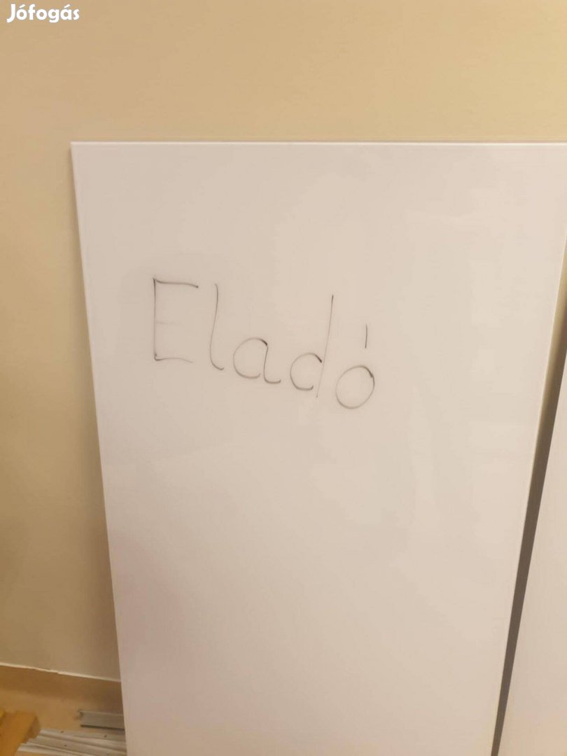 Nobo márkájú, mágneses üvegtábla