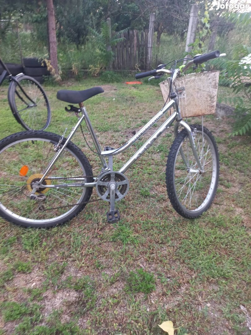 Női 24 es monten bike 