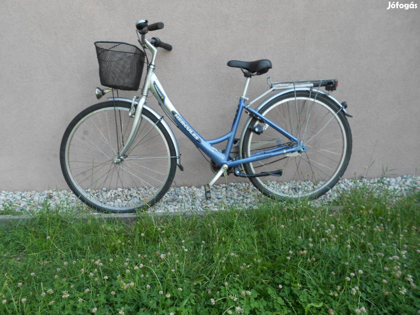 Nöi 28 Kerékpár Hercules