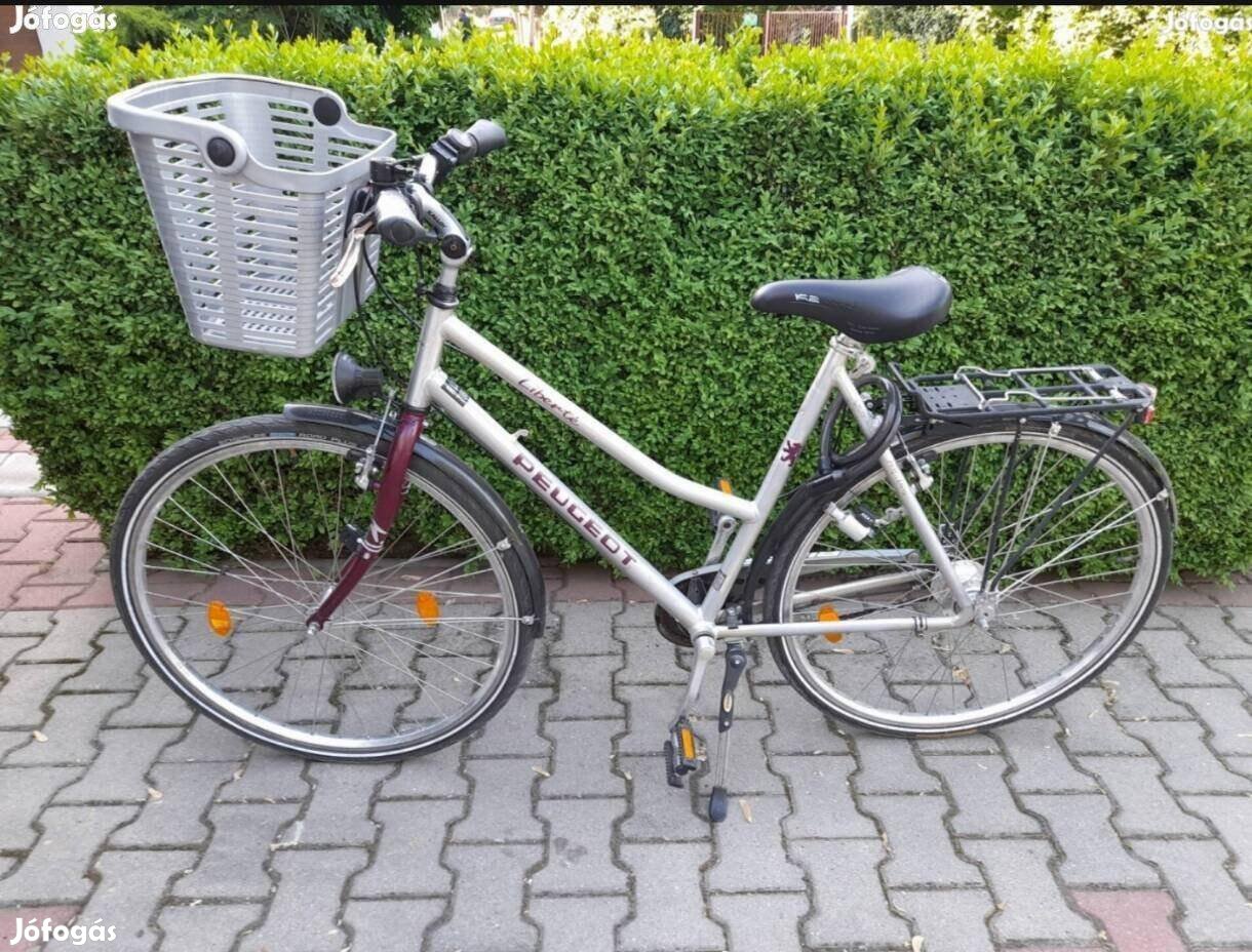 Női 7 sebességes, agyváltós  kerékpár eladó