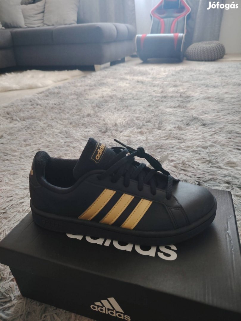 Női Adidas cipő új 