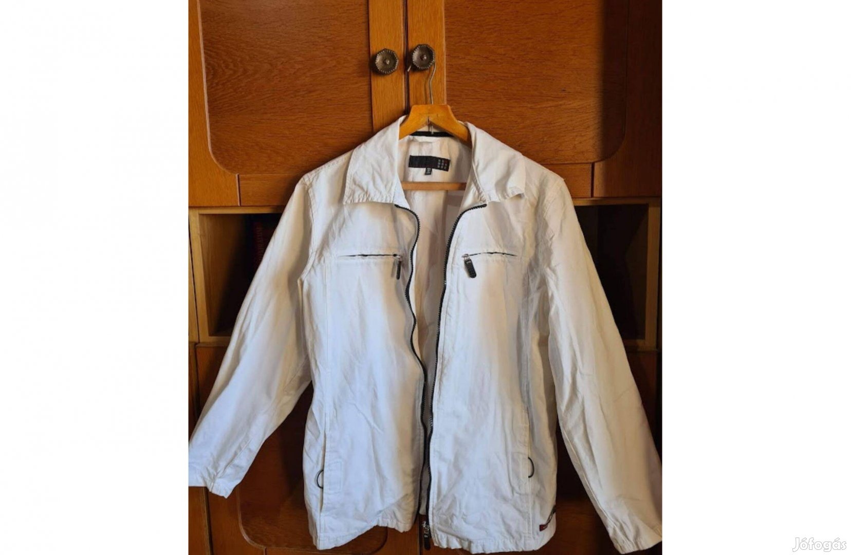 Női Fehér M-Es Dzseki