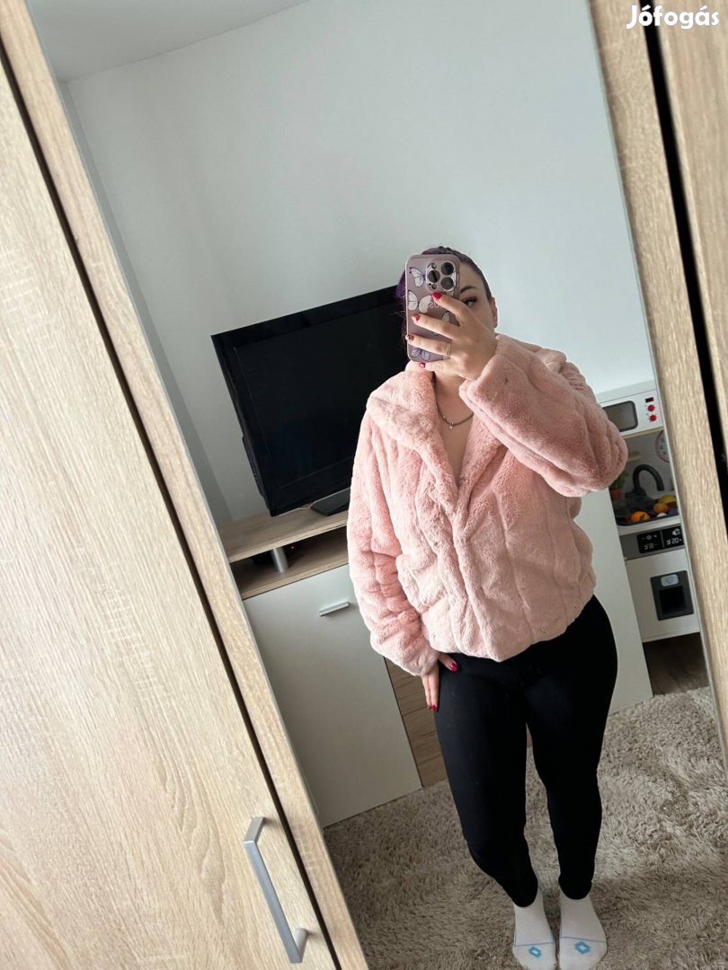 Női Guess Bunda