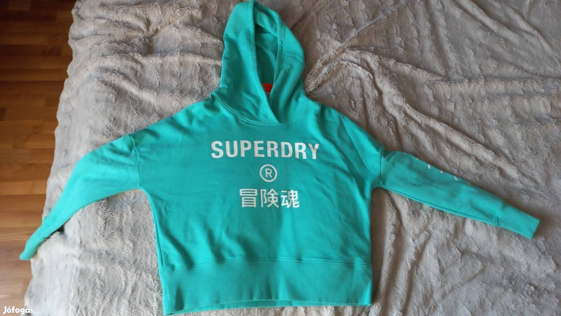 Női M-es Új Superdry púlover. 