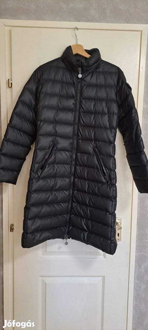 Női Moncler kabát fekete