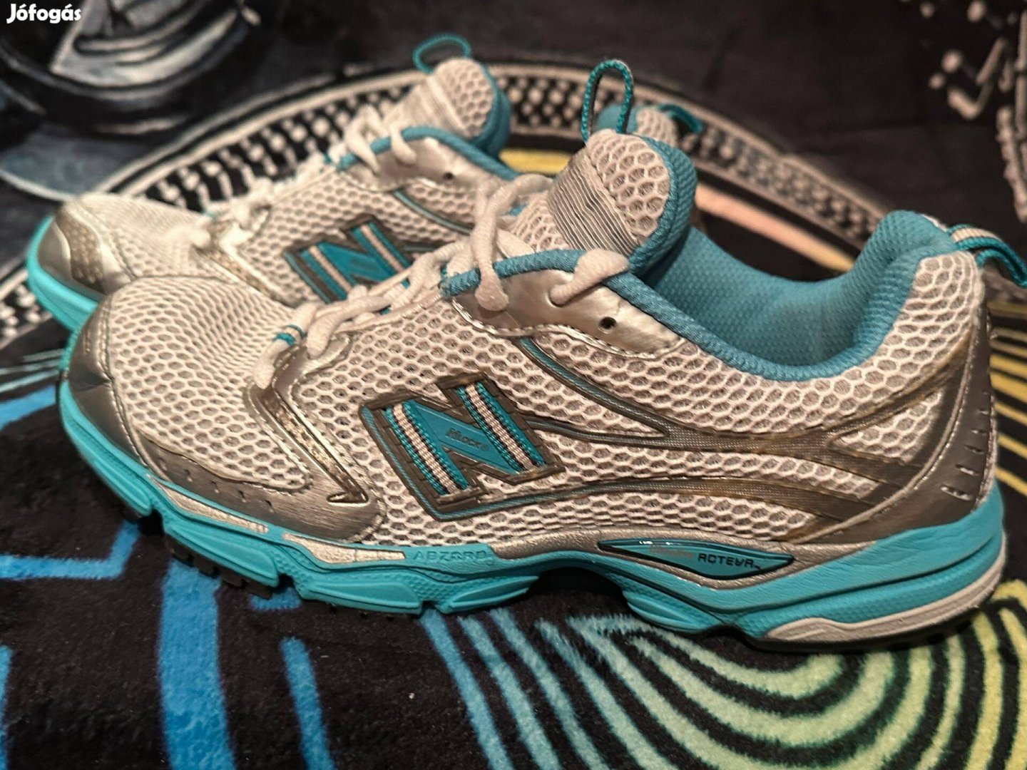 Női New Balance sportcipő (39-es méretben)