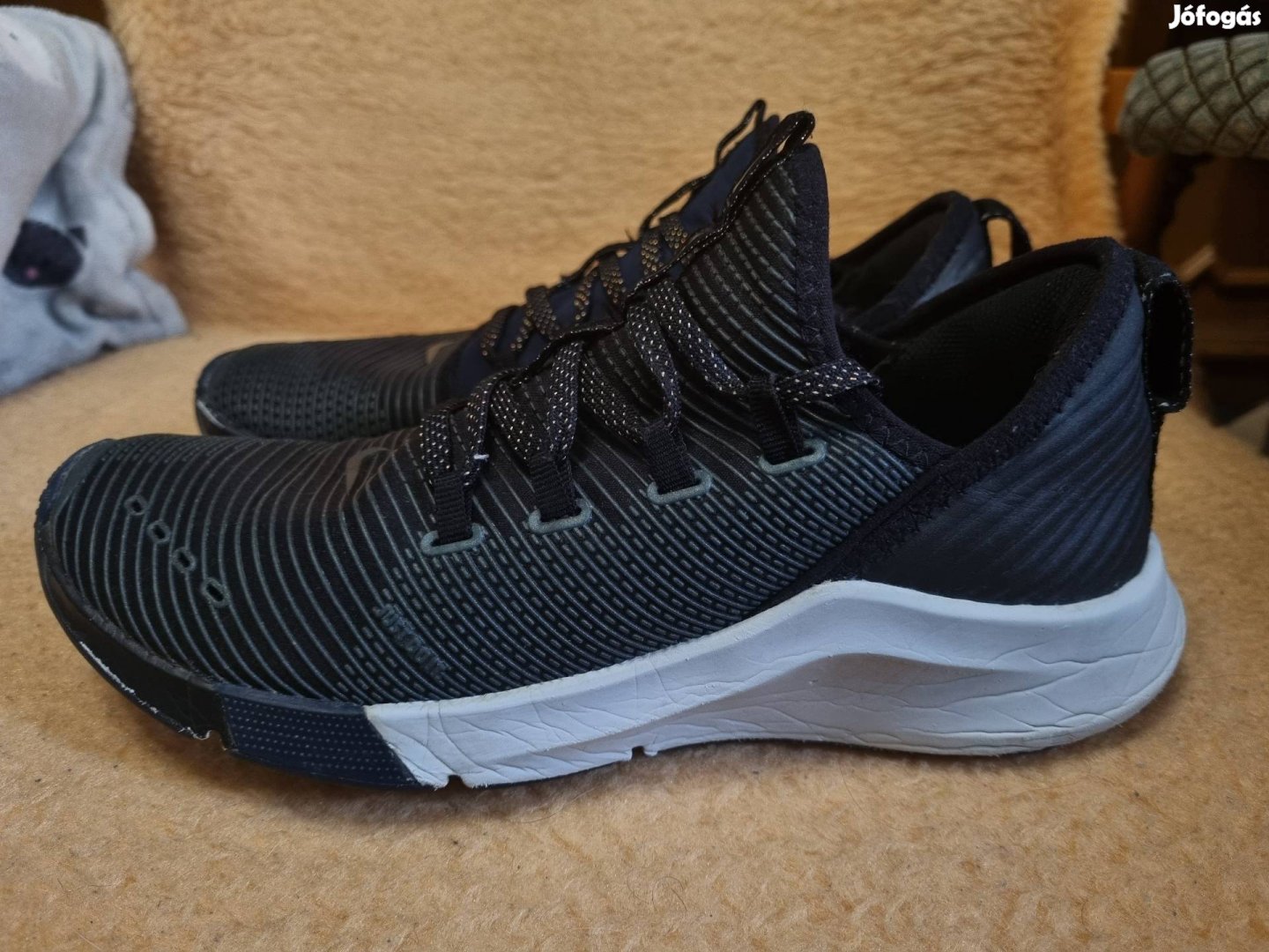 Női Nike air zoom elevate metallic futó sport cipő  38-as 