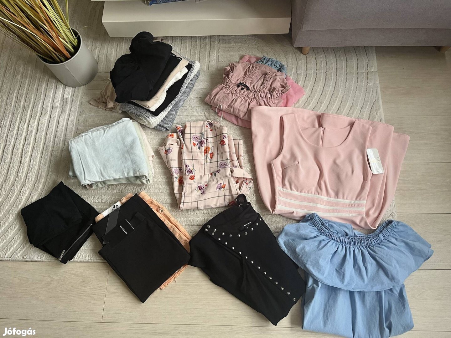 Női S-M ruhacsomag egyben