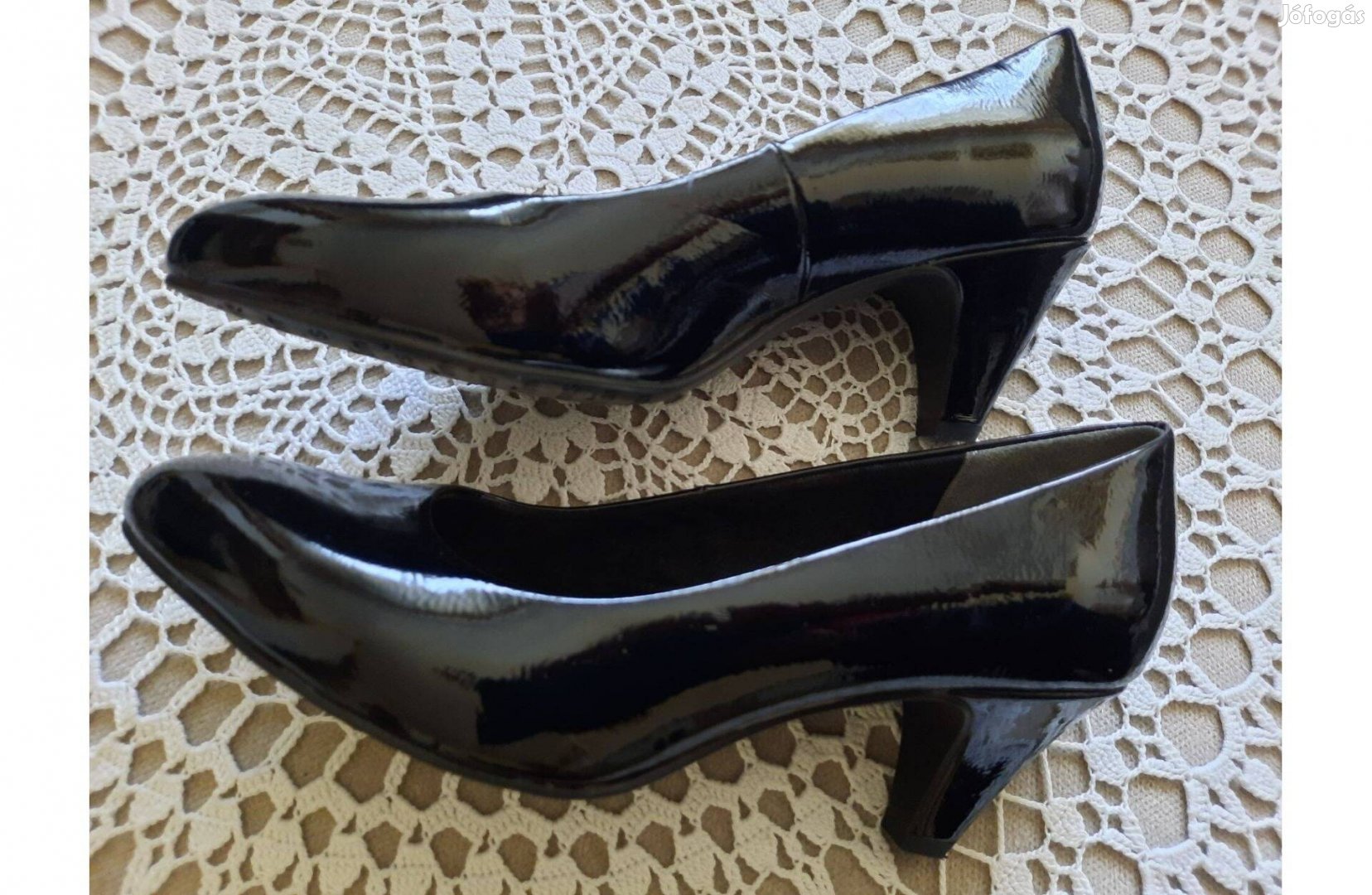 Női Tamaris fekete Új lakkbőrcipő 39-es eladó