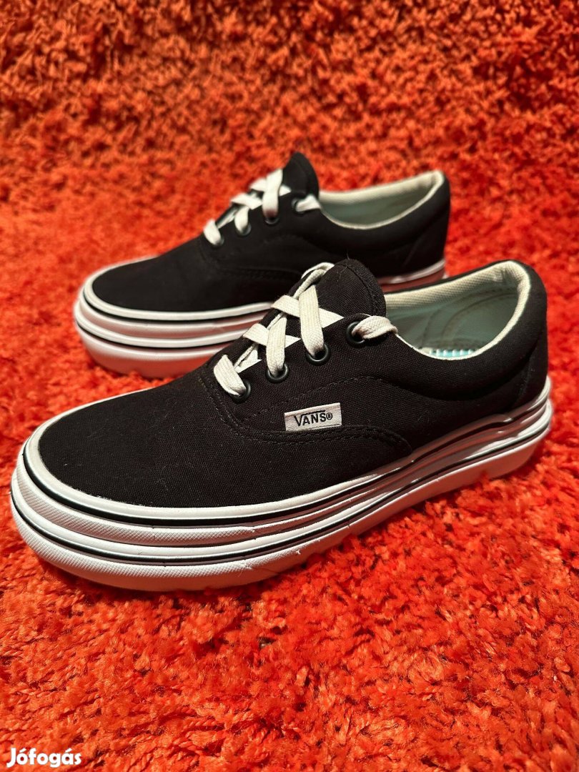 Női Vans platform cipő (35-ös méretben) Nem használt!