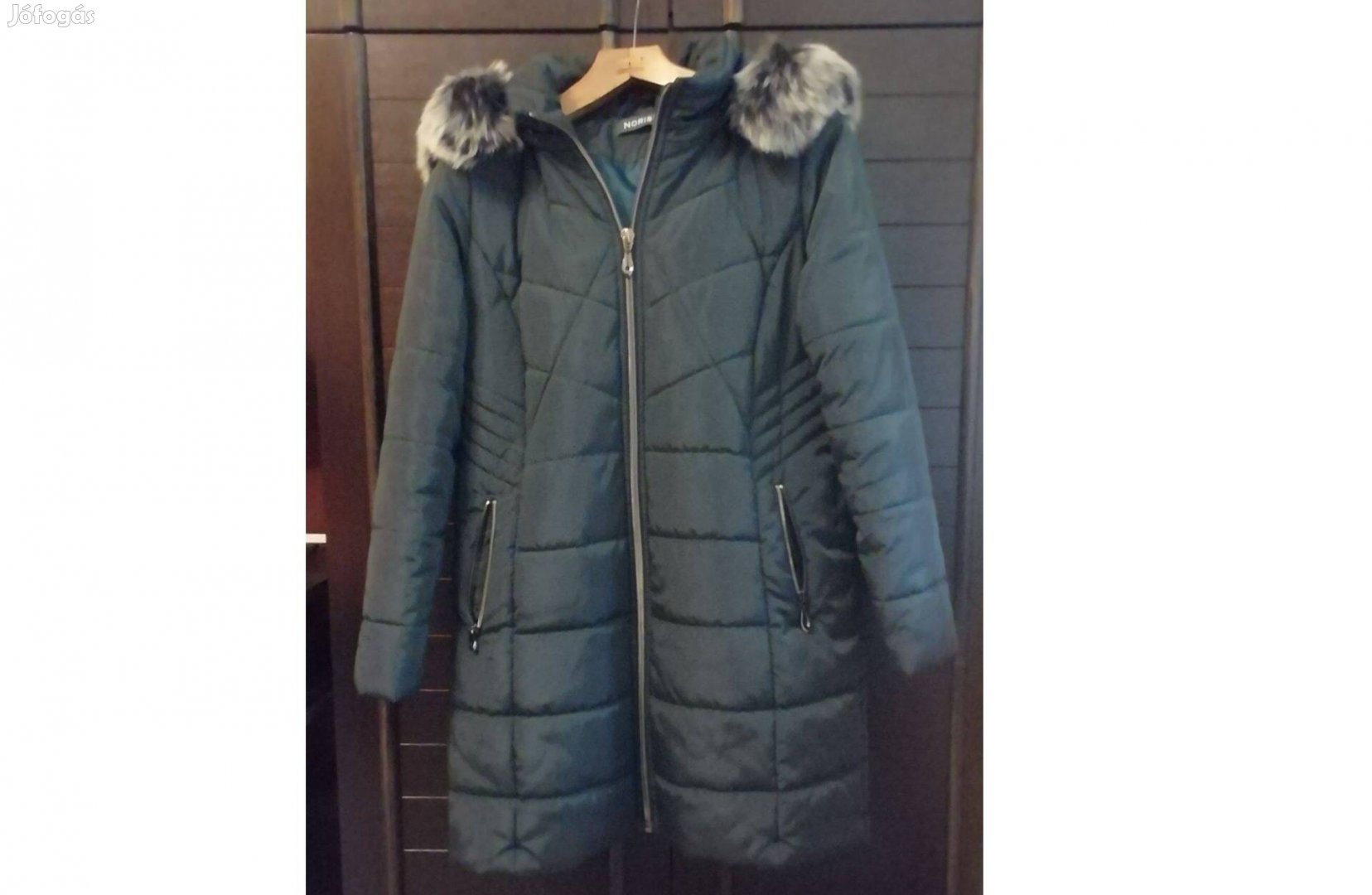 Női, bélelt télikabát kapucnival