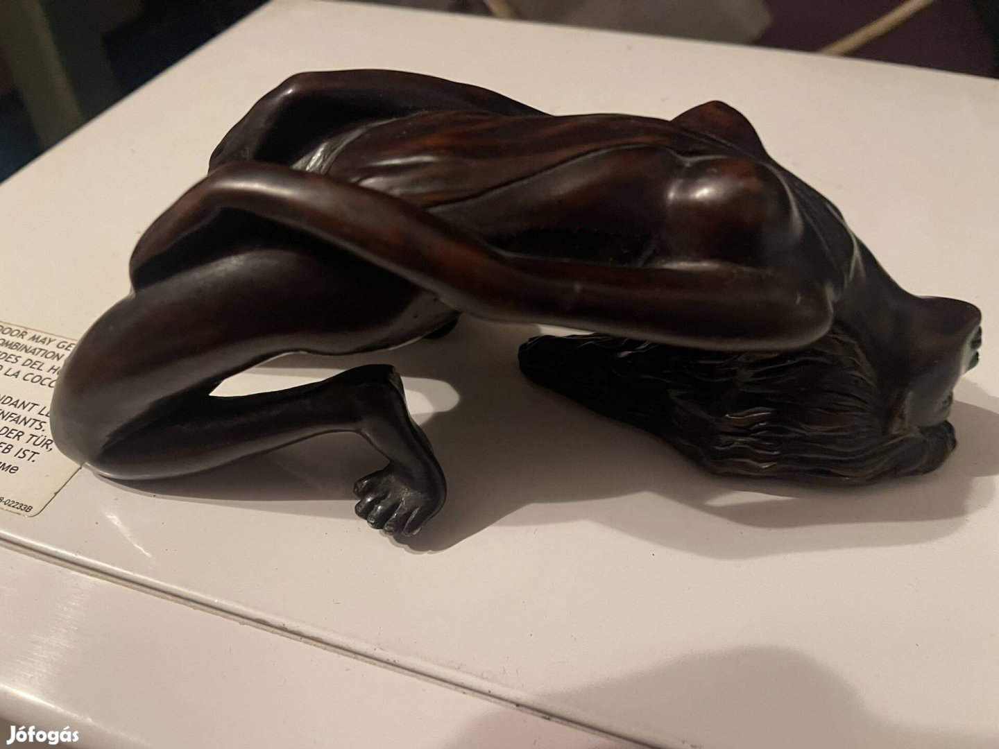 Női alak kisplasztika