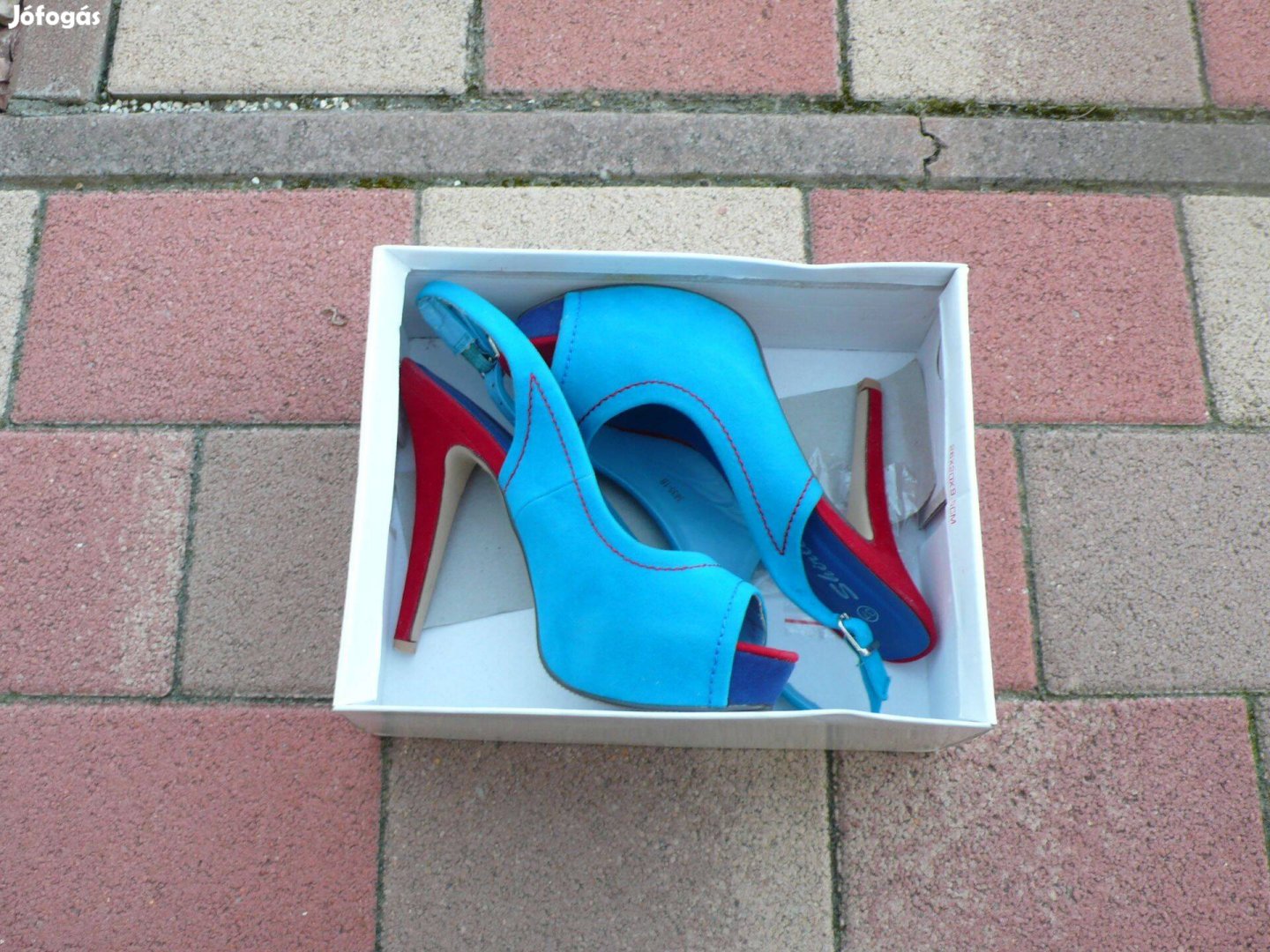 Női alkami cipő eladó