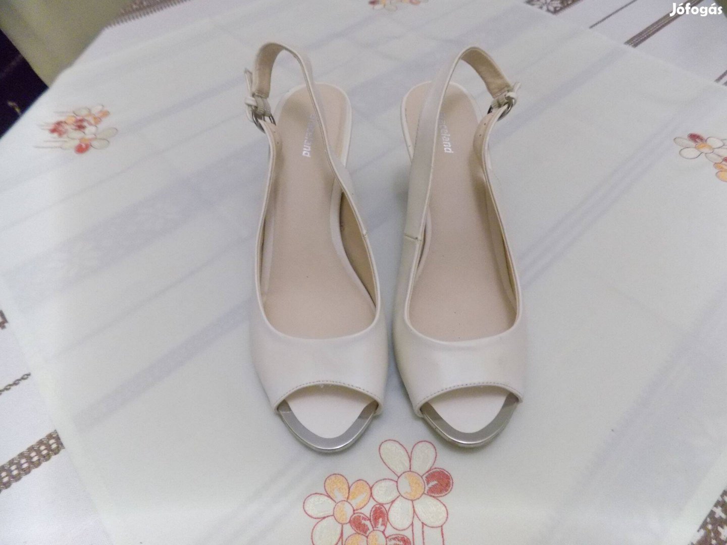 Női bőr szandál, fehér színű, új állapotba, 41es méret