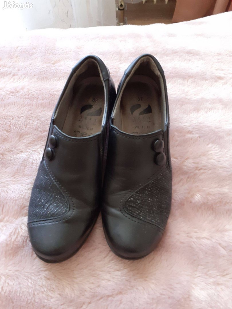 Női cipő csizma megkímélten szinte újj állapotban