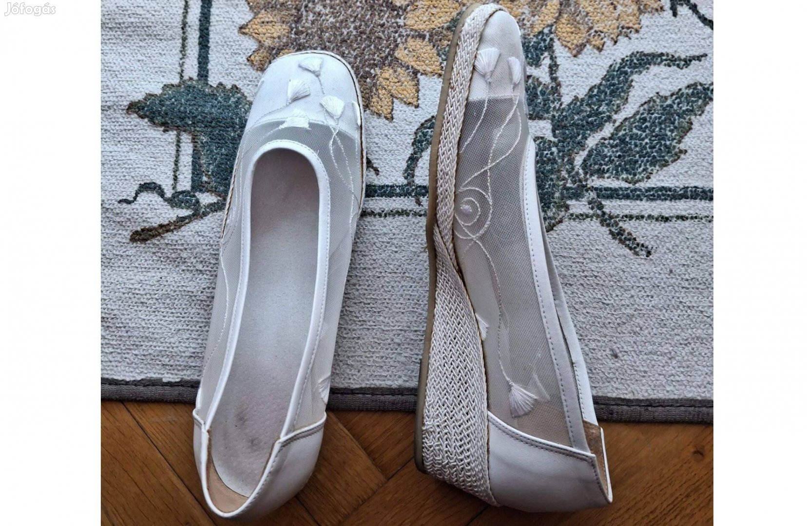 Női cipő fehér