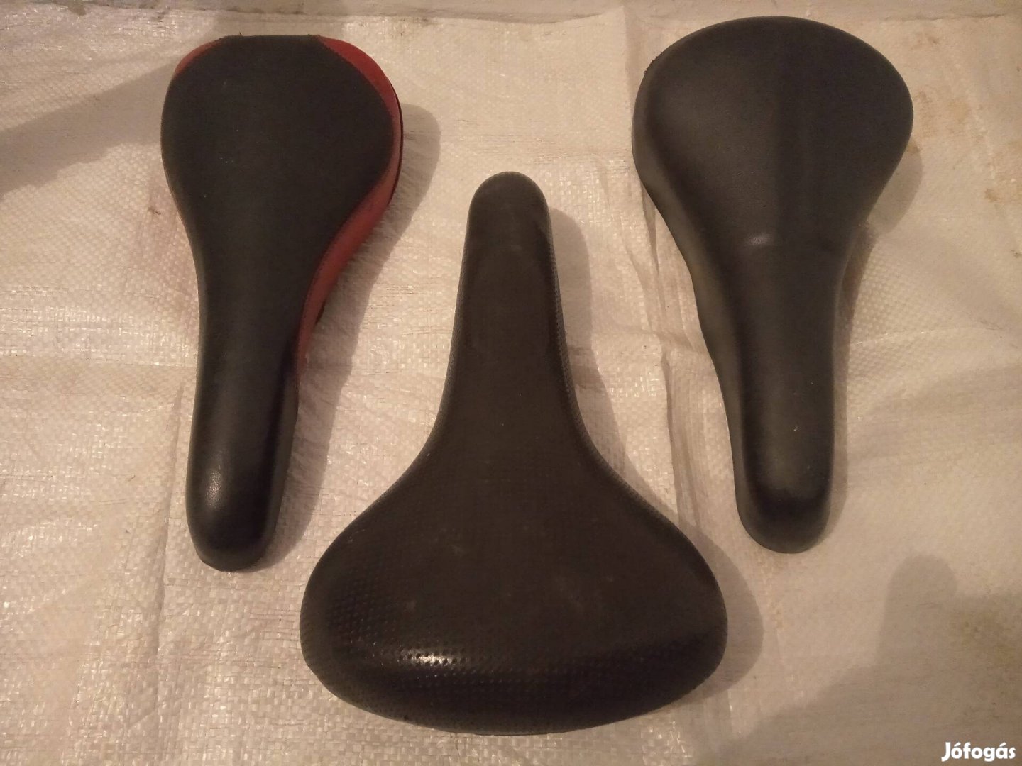 Női és Verseny kerékpár ülés többféle méretben!